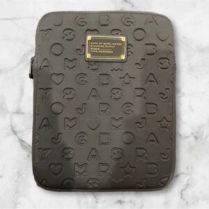MARC by Marc Jacobs Dreamy Logo
Neoprene Tablet Case. EUC.